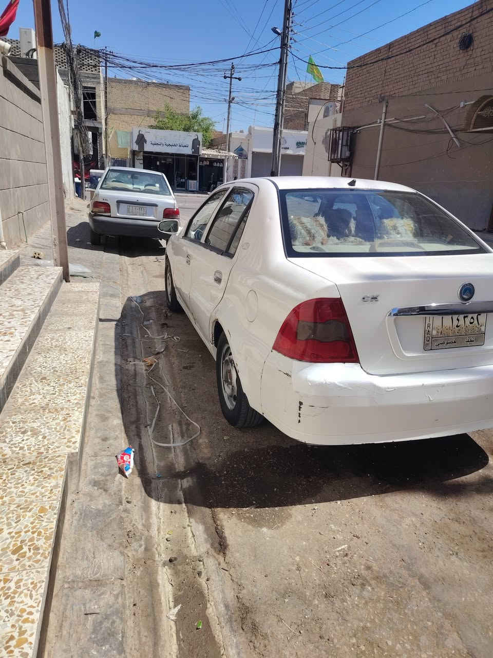 السلام عليكم
سياره  سيكي موديل 2012 مكفوله من الضربه كما موضح في الصوره مكينه كير مكفول حداديه جديده  غرامه مصفره العنوان نجف  سعر 30وبيه مجال للشراي   *********** تبريد بس غاز فقط تخم تاير جديد
