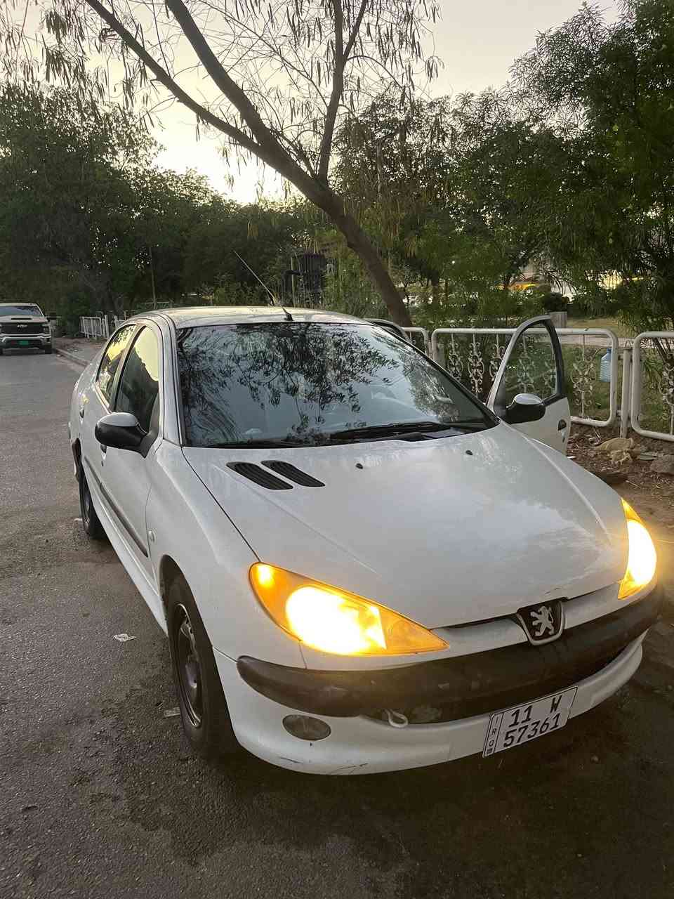 السلام عليكم شباب سياره بيجو فرنسي 206 موديل 2008 بغداد انكليزي سنوية 2028 تنتهي سياره اب اسمي تفاصيل اكثر اتصال على الرقم *********** / *********** مكان السياره بغداد  تبريد خير من الله وسياره نضيفه وومبدل بيها شي طخة بل جاملغ الخلفي الايمن تصليح ع بارد وطخة قليله بلجاملغ الايسر الامامي بيها خيط تبخير
