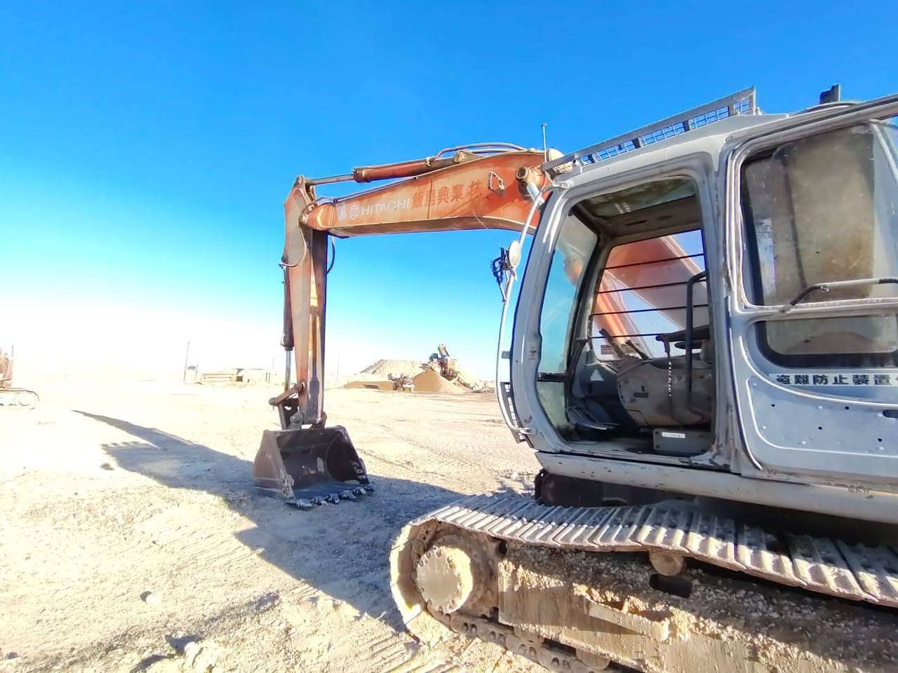 🇮🇶🇮🇶 معرض العراق 🇮🇶🇮🇶

لبيع وعرض الآليات الثقيله
الفلوجه معارض الخط السريع

حفاره هيتاشي  فايف موديل 99
حجم 200
محرك نظيف
مضخه مجفته جديد
زناجيل نص عمر
صينيه نظيفه
رقم الماني تحويل مباشر

السعر 160 ورقه وبيها مجال للشراي

للأستفسار والطلب ***********
