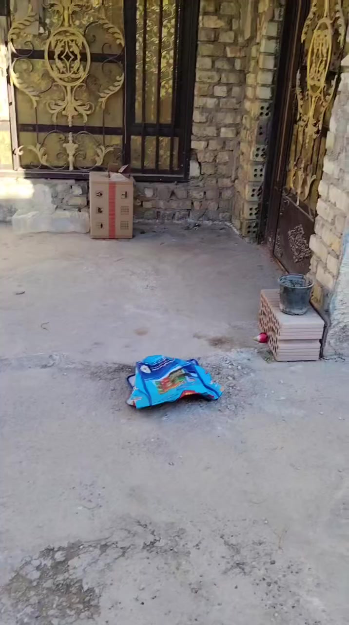 السلام عليكم ورحمة متوفر دار للايجار الزعفرانيه دور الشرطه شارع صوره الإمام علي طابق ونص استفسار *********** ايجاره ٣٥٠
