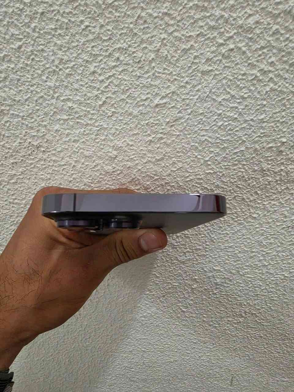 ايفون 14 برو ماكس لون بنفسجي
(( شرق اوسط ماستر)) 
لون بنفسجي مميز 
ماستر 
شاصي نضيف كلش 
بطاريه ٧٩ حيل ممتازه 
ذاكره ١٢٨ 
فيس ايدي شغال 
كلشي بل جهاز شغال وعله وضع الشركه مكفول من كلشي 
فقط مبدل بي شاشه اصلي اصلي ٣ خيارات ١٢٠ هرتز حالها حال الاصلي وهاهيه باقي الجهاز كفاله  السعر ٥٠٠ 
العنوان بغداد يوجد توصيل
***********
