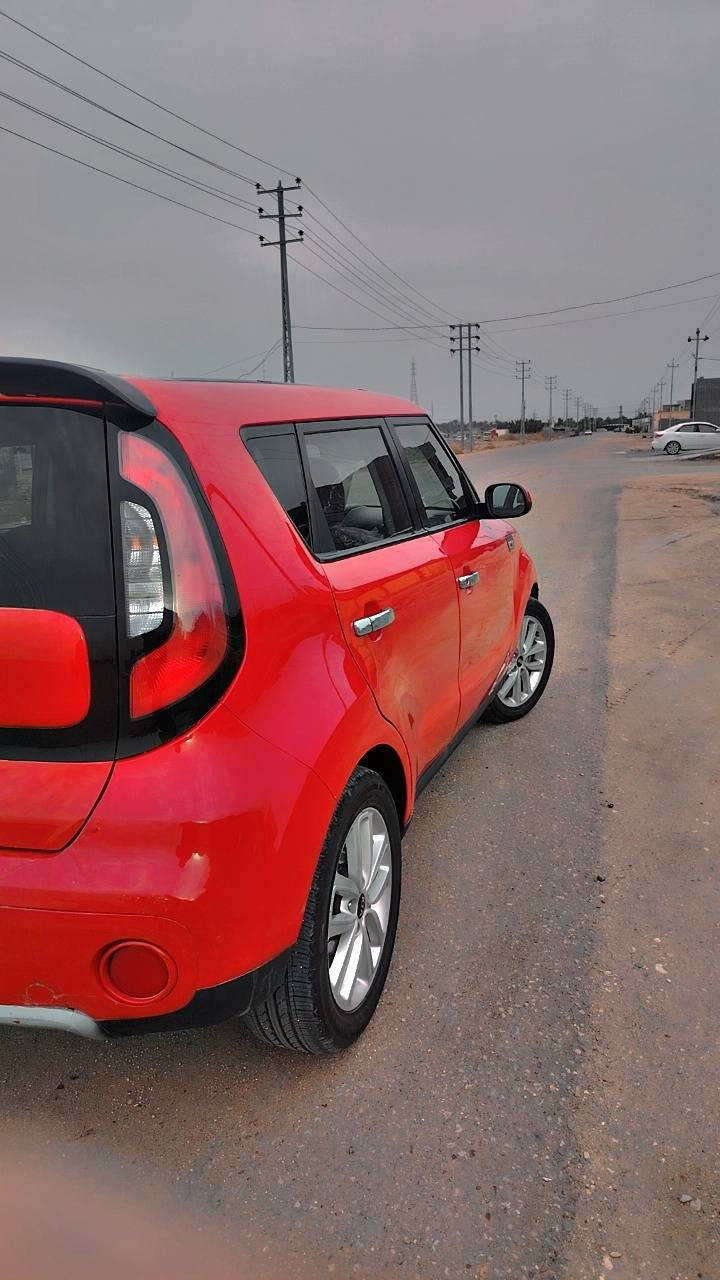 كيا صول ٢٠١٩ أمريكي حادث جاملغ وبنيد بدون دواخل وباب خلفي اني صبغتها لان نشخطت السياره  حييل حلوه ومال بيت باسمي رقم بغداد مكينه ٢٠٠٠ مكينه كير تبريد تدفئه كامله السياره شاشه كامرا تحكمات  ماشيه ٩٠ الف
مكاني حله... ***********
