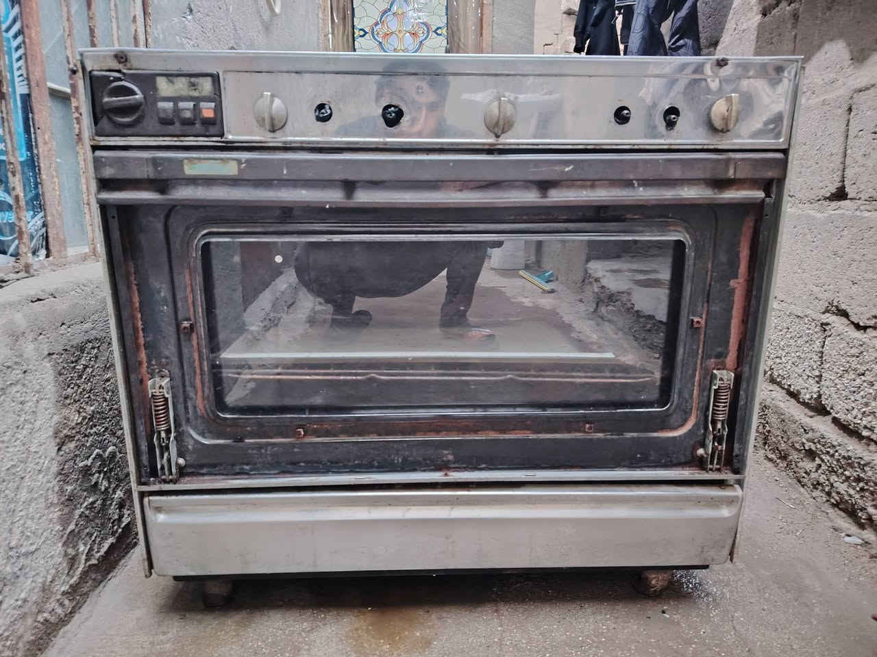 غراض مستخدمه للبيع كلمن وسعره
الطباخ يشتغل (3 عيون) السعر 50 الف وبي مجال
المبرده شغاله ونضيفه نضافه 90 /100.. السعر 125 الف وبيها مجال العنوان البصره صبخه العرب هذا رقمي بي واتساب ***********
