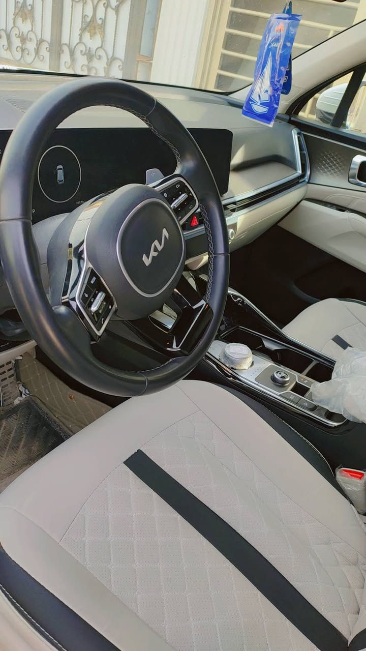 كيه سورنتو 2024 كفالة عامة
مكان/ الديوانية 
ماشيه 39الف 
ويل 19
تاتا شوب 
كشنين كهرباء 
تشغيل عن بعد 
تصعيد جامه وتنزيل من سويج
تلبيس كشن بب 150 الف توها 
ارضيات مخلي ب110 الف 
مكينه 6 سلندر 
رقم أربيل 
تريد وكاله تريد تحويل 
سيارة جديدة احلا من الصور 
بيها ملاحظه بسيطه شخط بل باب اصلا ما مبين  بسيط جدا بس لازم اذكره. 
السعر / 312 وبيها مجال الشراي .
رقم / ***********
رقم / ***********
