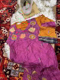 بالة اماراتي سعر القطعه ب10 للحجز 07747969910