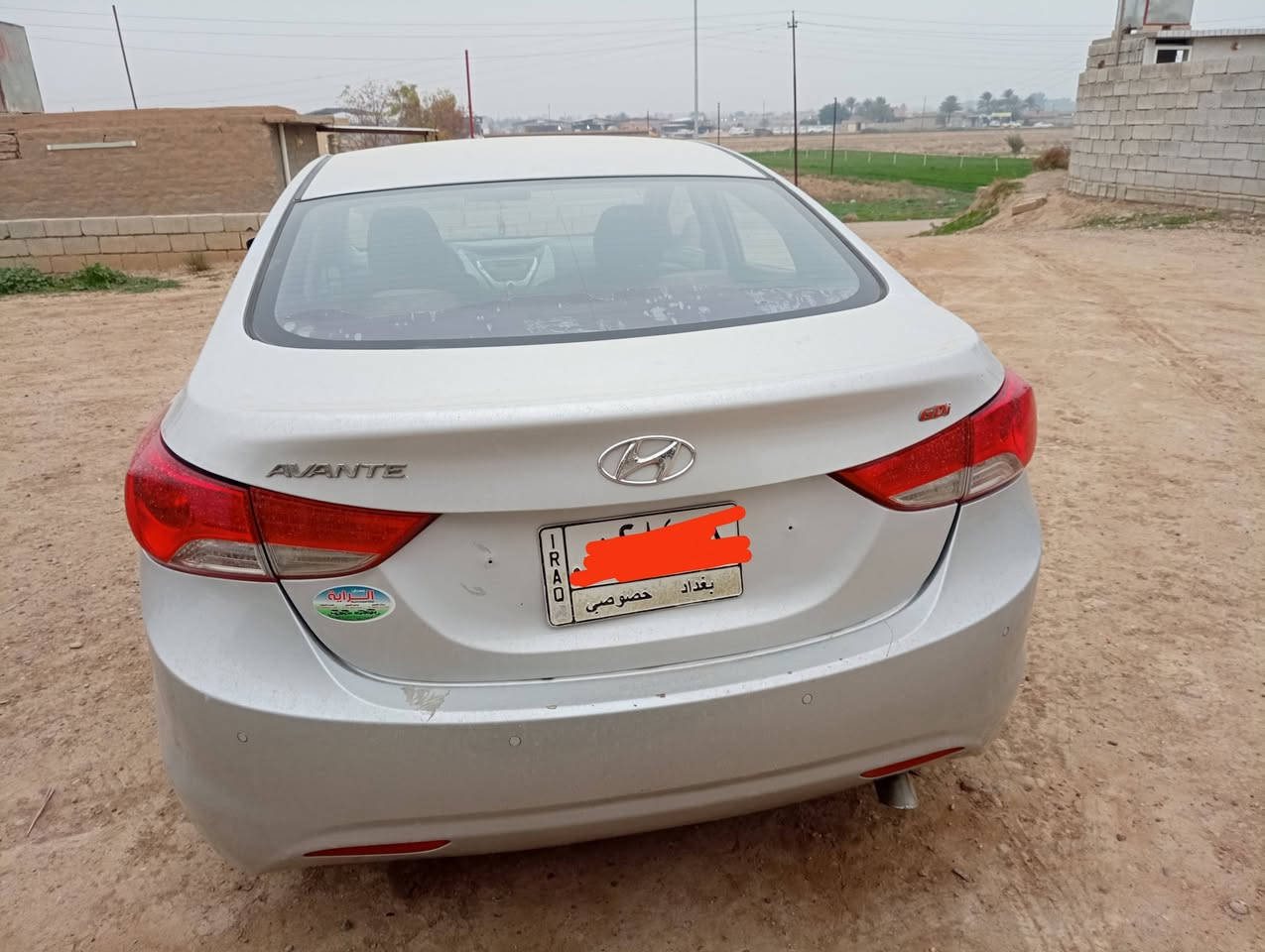 السلام عليكم افانتي موديل 2012للبيع ويرهم مراوس حسب القناعه رقم بغداد تحويل مباشر كير محرك شرط تخم ويل كب اصلي صبغ 4 قطع ونص شرط بدون دواخل بدون جلح السعر94وبيها مجال الاستفسار *********** أو خاص
