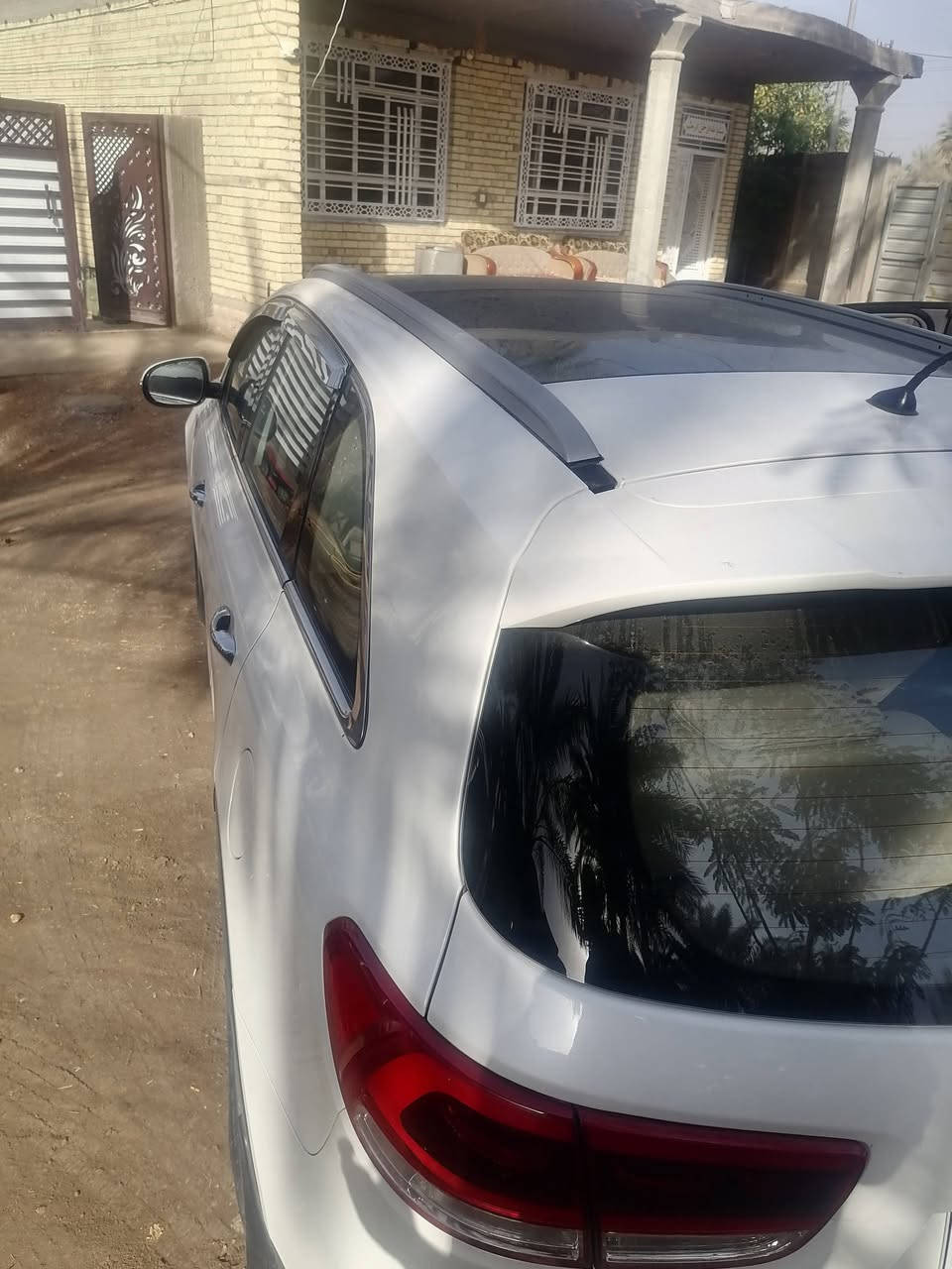 السلام عليكم سورنتو للبيع
مكفوله السيارة 
مديل 2016
فول بصمه 
تحكم ستيرن 
3 قطع تبريد 
حساسات امامي خلفي 
كامرا 
مري شفط 
صندوك كهربائي 
رقم بغداد 
ماشيه 100
سيارة جديده خير من الله 
السعر 240
رقم الموبايل ***********
