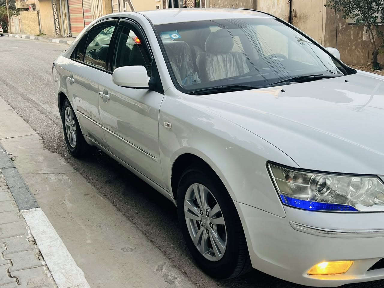 سوناتا 2009 سياره كلش نظيفه داخل صاج بيها أربع قطع صبغ توني صبغتهن للجمالية سياره جاهزه مكينة 2400 دوش تخم تاير جديد بأسمي السياره مكانها كربلاء الموظفين 
***********
السعر 117
