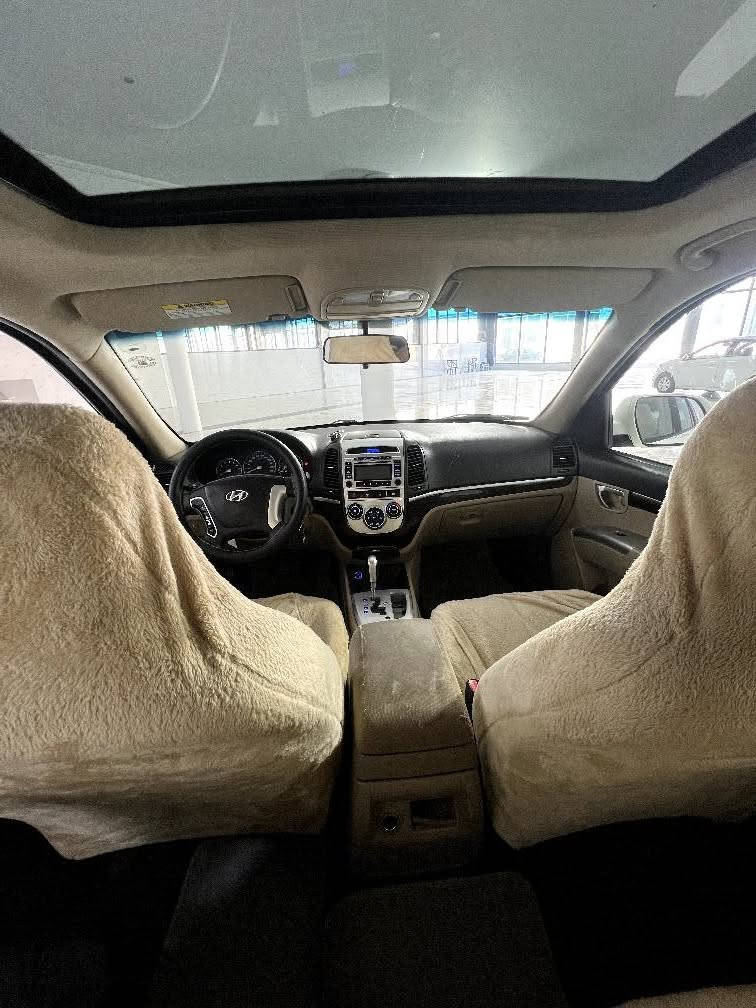 🚘 هونداي سنتافي Hyundai Suntafe 2011

اللون:  أبيض ( white)
✅ الكيلومترات: 300,000 كم قابل للزيادة 
✅ الكير: أوتوماتيك
✅ الوقود: بنزين
✅ نوع الدفع: AWD (دفع رباعي)
🎨 صبغ: 4 قطعة مصبوغة
✅ الحالة: تدشّر زينة، ماكو مشكلة بالمكينة
✅ الشكل الخارجي: نظيف وممسوح زين.
سيارة في معارض دهوك تيرمينال الرقم  55 📍 
*********** واتس اب ديبيس, كركوك

