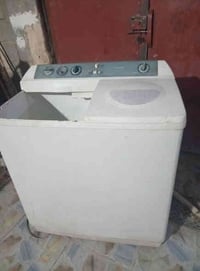 غساله للبيع شغاله كلشي مابيه كله شغال مابيه نقص السعر خاص او تصال ع رق...