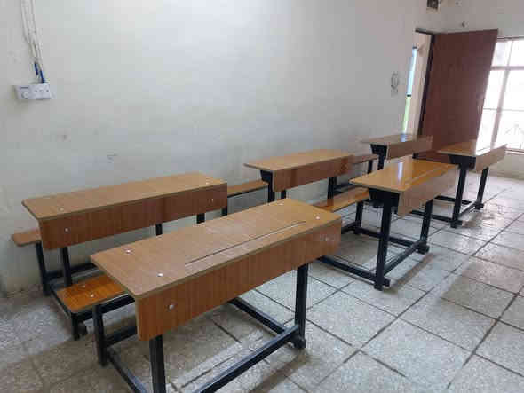 السلام عليكم
للبيع ٦ رحلات وسبوره وجهين بعدهن جدد بحاله ممتازه استعمال شهر 

الشعب للاستفسار خاص ***********
