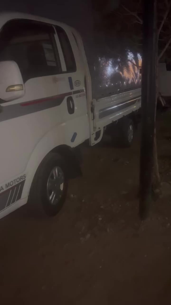 سلام عليكم كيا بنكو نثية 2017 سيارة جاهزة من كلشي تخم تاير جديد رقم واسط مكاني بغداد السعر ١٢٠ 
رقم ***********
