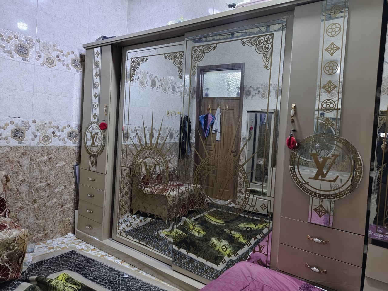 السلام عليكم غرفة للبيع خشب تركي 9 قطع بسعر 850 الف مكاني كربلاء الاطارات
***********
***********
