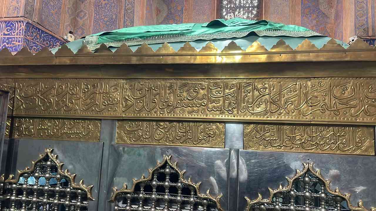 بسمه تعالى 
انطلاق كروبنا إلى قم المقدسه والامام الرضا 
برامجنا فنادق ممتازه وقريبه على الحرم 
ثلاث وجبات طعام في قم ومشهد بوفيه مفتوح 
مزارات جولات سياحيه
وغدا الاثنين موعد كروبنا الثاني 
للراغبين بالحجز وموافقتنا اهلا وسهلا 
***********
***********
