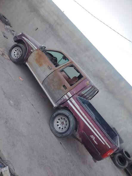 سياره للبيع شغاله وجاهزه كبل لشارع رقم كربلاء  تحويل مباشر السعر 18 ورقه وبيه مجال اشويه مكان كربلاء  الحسينيه  ***********
