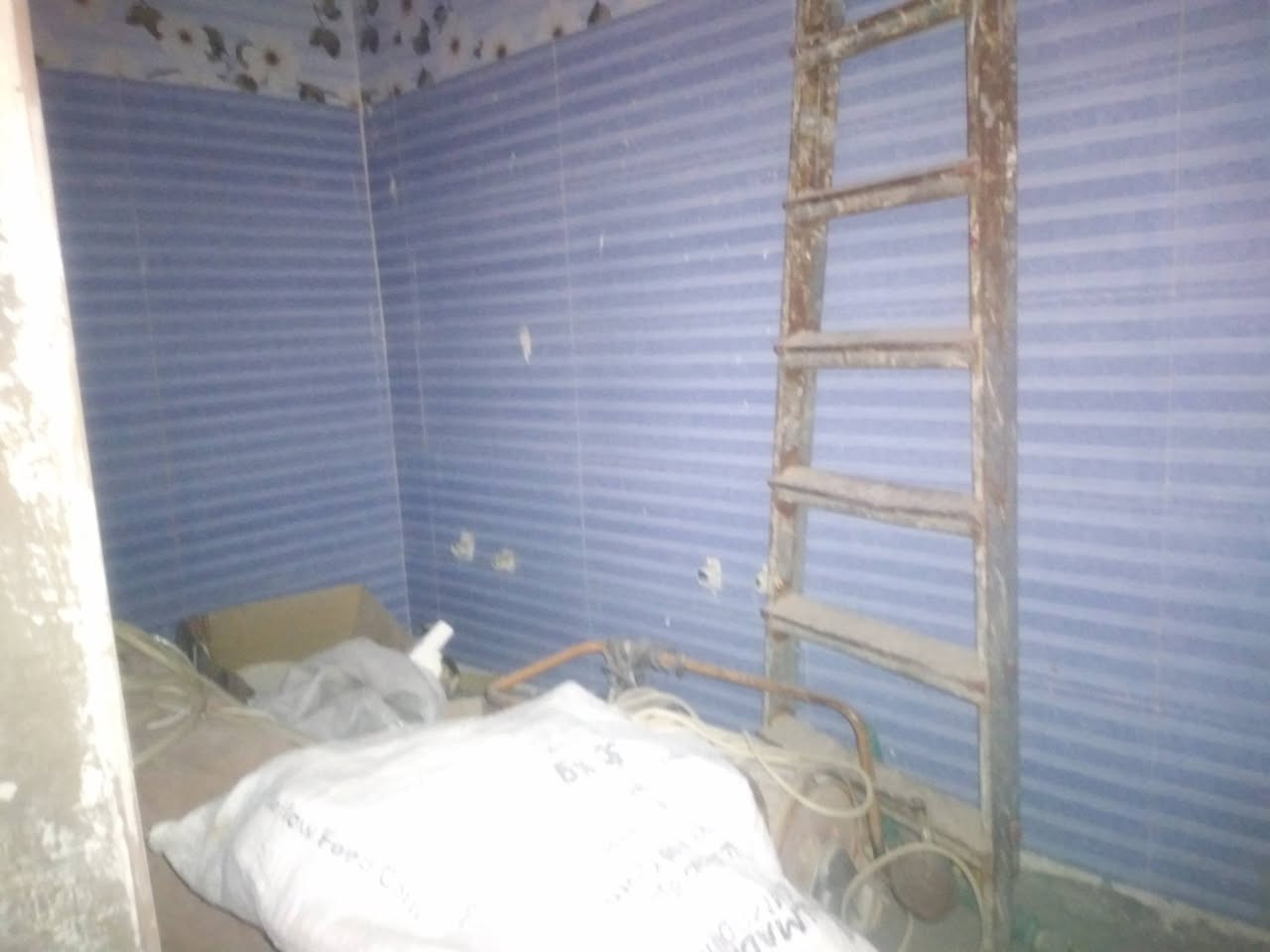 السلام عليكم ورحمة الله وبركاته
للبيع بيت سكني في منطقة الشعب – الجمعيات
موقع ممتاز وهادئ وقريب من الخدمات.
💰 السعر المطلوب: 150 مليون دينار (قابل للتفاوض)
البيت مناسب للسكن العائلي وموقعه حيوي وقريب من الأسواق والمدارس. 
للتواصل ***********
