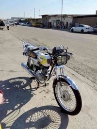 موطور للبيع السعر 500وبي مجال بسيط مكاني بلد شارع الامير رقم الهاتف 07...