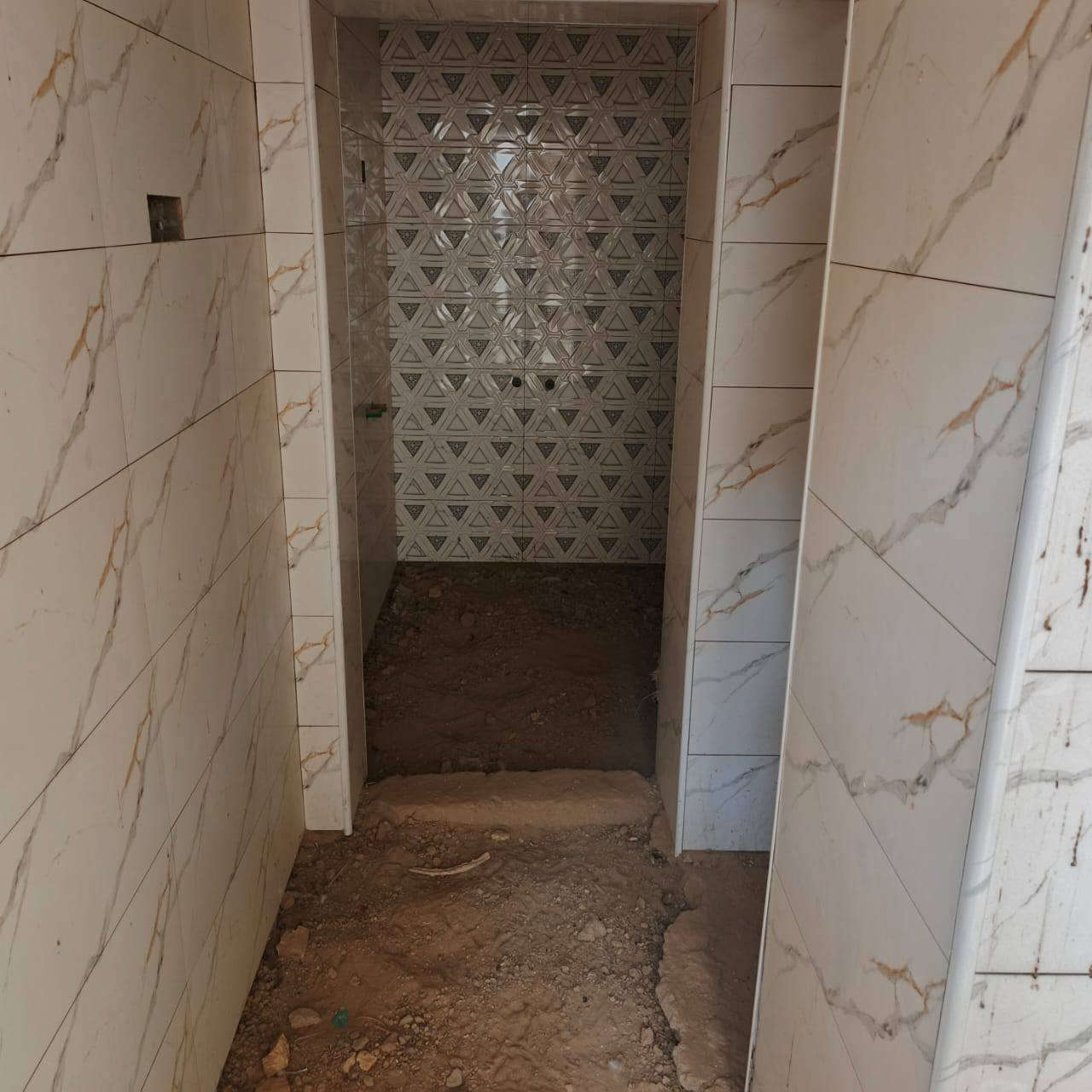 🏠بيت زراعــي ركـــــن على 3 شوارع بي وصل تطويب
🗺️العنوان/ناصرية في منطقة ال نياز قريب العيادة البيطرية 

📐المساحه الكليه 800متر مساحه البناء 200م

🛣️ عرض الشارع 12متر

🧱 بناء حديث درجة اولى طابوك+كونكريت 

📍فول خدمات 👈ماء كهرباء واصلته

📍 يحتوي على استقبال ومطبخ وصالة كبيرة وغرفتين ومجمع صحيات البيت كامل لبخ وبياض وسيراميك جداري 

📌والباقي متوقف
1-نقص كهربائيات وارضية
2-نقص بيتونه وستارة 
 
💰 نجي للسعر$ 120 وبي مجال 

📞للتواصل:
‏‪***********‬‏
