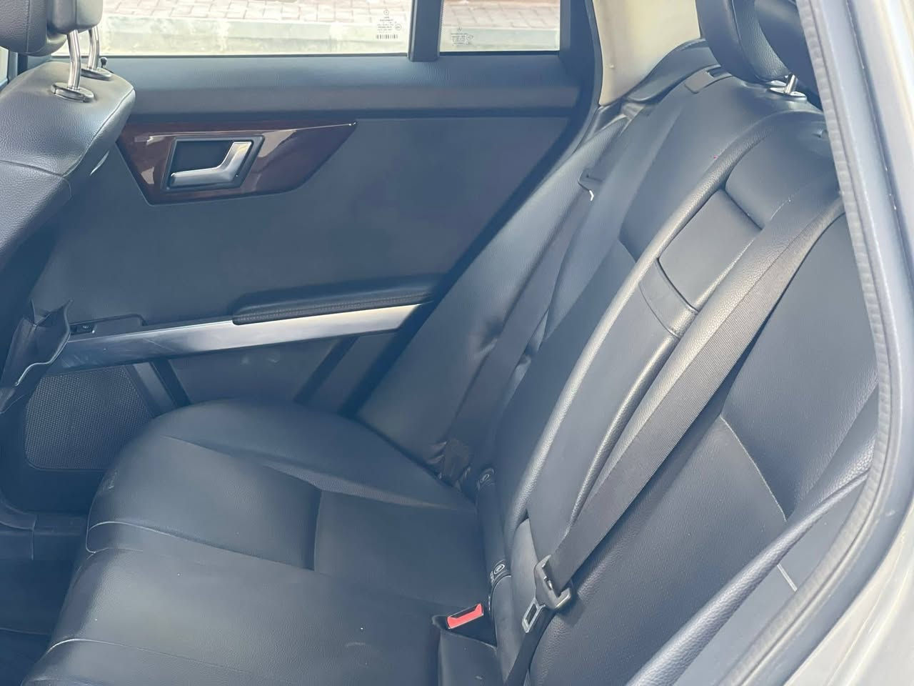 السلام عليكم للبيع مارسدس GLK
موديل 2013 رقم بغداد بسمي
فول مواصفات للاخير
مكينه وكير وتبريد وحداديه بحاله ممتازه 
حجم المكينه 6 سلندر 
السعر 155$ورقه
مكان السياره الفلوجة
للاتصال ***********
