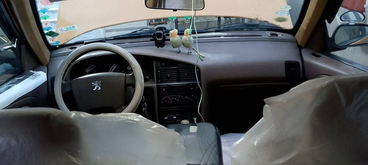 أخوان بيجو لميس تكسي موديل 15بغداد...سعره(36)ورقه بيه مجال شي قليل سنويه لحد 28 بيه غرامه وهيئه مطلوبه يعني تأخذ صافي اصفره لك سياره بيه طخه الجاملغات الاماميه ومبدله محرك بيه تبخير قليل تايرات كير جيده كهربائيات كله شغاله تدفئ تبريد شغال بس نقص غاز السياره أطلع بيه البصره مضبوطه والحمدالله راسلني وتدلل مكانه بغداد شارع الجزيرة


**إذا كنت صاحب هذا الإعلان وتريد حذفه لأي سبب، رجاءا أرسل رسالة إلى الدعم الفني**