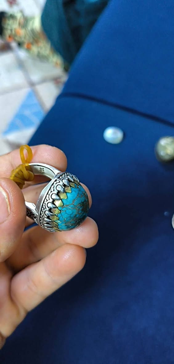 فيروز جبيرة وصياغة ثكيلة عيار ٩٢٥
سعر قفل ١٥٠ الف لاتكول بلغرام وهلكد اني ابيع قطعة حلوى وقديمة


**إذا كنت صاحب هذا الإعلان وتريد حذفه لأي سبب، رجاءا أرسل رسالة إلى الدعم الفني**