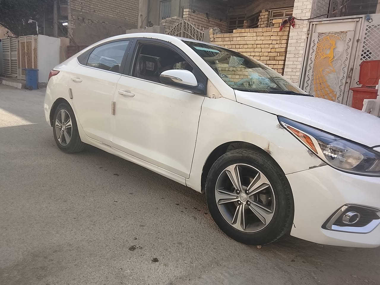 السلام عليكم اكسنت موديل 2020 السيارة جاهزه فتحه بني روما  تخم تايرات جدد السيارة بسمي تحويل ثاني يوم السعر (85$)   وبيها مجال شي بسيط المكان بغداد الشعب السيارة بيهه بجم صبغ   وليس تبديل بدون دواخل السيارة صدر جديد ادامه عامه يم مركز الحسام ما ناقصه اي شي الشراي يخابر ***********
