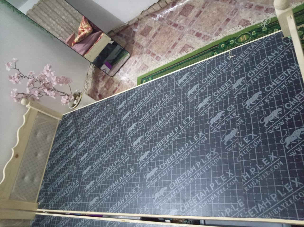 السلام عليكم ورحمة الله وبركاتة عندي جرابي اثنين ام النفر للبيع بيع مستاعجل السعر 75اتصال على هذا الرقم ***********
