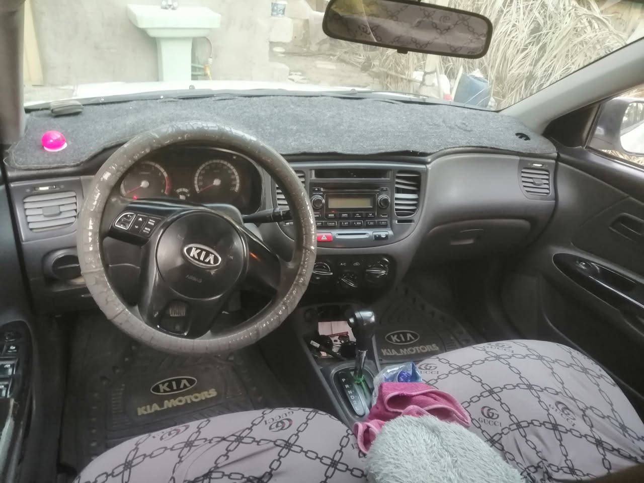 السلام عليكم سيارة للبيع----
كية ريو لون ابيض 2012 داخلة هزة رقم نجف گير محرك جديد مشروطات كهربائيات كلها شغالة تخم تاير والگشر كدام العين بيه فقط جاملغ امامي وملاحضات بسيطة موضح بالصورة
سنوية لحد 2029 مكاني النجف السعر75ورقة وبيه مجال
***********
