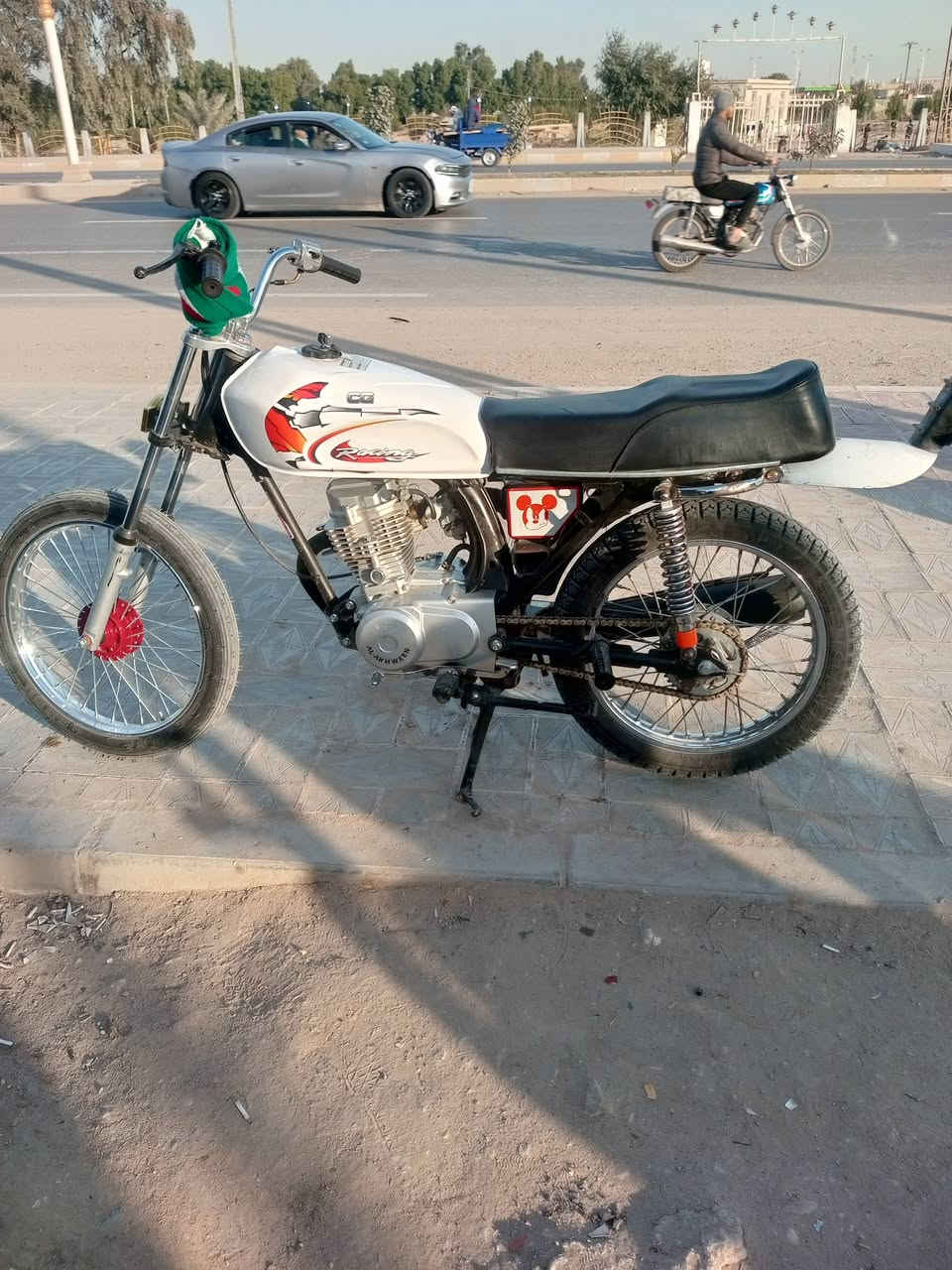 سلام عليكم دراجه للبيع مكينه مفتوحه بس ولفات مكاني ناصريه مركز مستعجل علئ بيعتهه. وهاذه رقمي ***********
