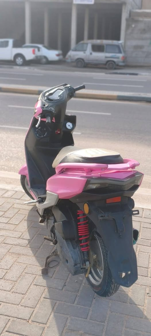 السلام عليكم دراجه للبيع سكنس ياباني عداد الكتروني مبوشه بوشه 58 شاير شغاله رباعيه شغاله بريك ديسك بيع مستعجل باقي الاستفسارات على هذا الرقم***********
