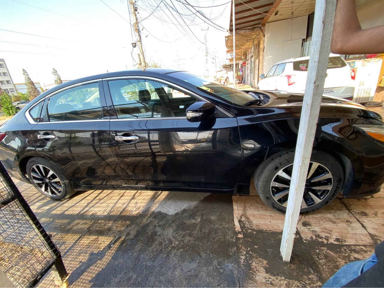 سلاو

بۆ فرۆشتن: Nissan Altima 2018 SL - ڕەش - ھەولێر  
بێ بۆیاخ - فول مواصفات 

بزوێنەر، گێڕ،به شه رت   

نرخ: 130 وەرەقە و مەعامەلە  
*********** أربيل, العراق
