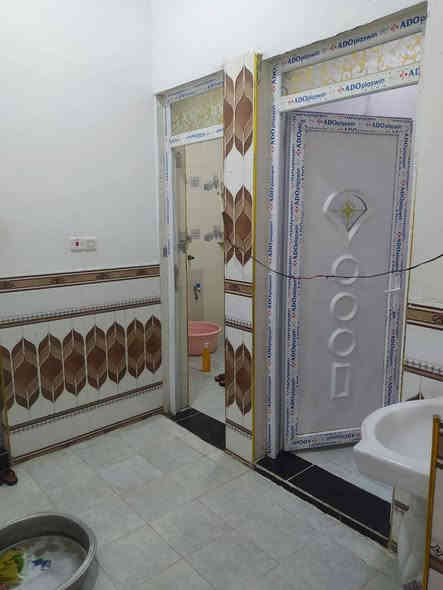 سكن للبيع 🧿 
#المساحة :: 300متر
#جنس_العقار :: وقف سني مسجل وكامل 
#العنوان :: البصرة أبو الخصيب منطقة أم النعاج مقابيل سجن حمدان يبعد عن شارع الفوك 300متر
#يحتوي :: البيت على تلاث3 غرف منام كبار 
وديوان 
ومطبخ وصاله 
وصحيات داخلي وخارجي وكراج سياره 
طابق ثاني ✅ 
غرفتين منام كبار 
وصحيات وصاله 
جميع الخدمات متوفره ماء كهرباء مدارس نت كلشي قريب على 
#السعر ((120مليون وبي مجال))
اللاستفسار إلا تصال على الهاتف ☎️📞 
☎️((***********))☎️
