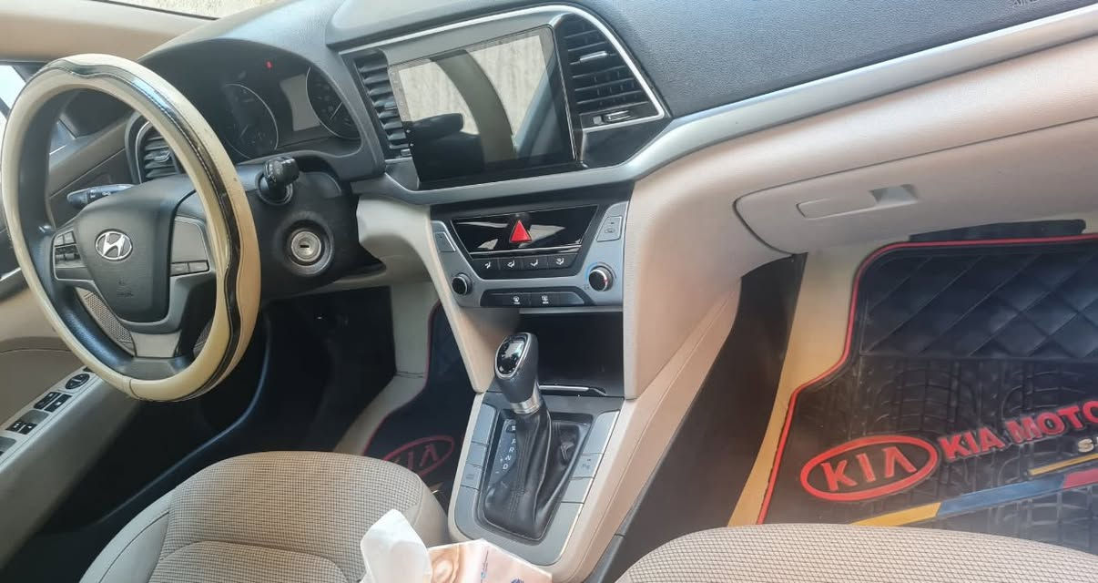 سلام عليكم للبيع النترا سوبر 2018  سياره  فول مواصفات عدا البصمه رقم اربيل باسمي تويد تحويل او وكاله رقم وسنويه جدد بيه بارد شي بسيط باب السايق ماشيه 70  عنوان العامريه هاتف ‭٠٧٨١ ٧٠٤ ٢١٣٤‬
السعر 153
