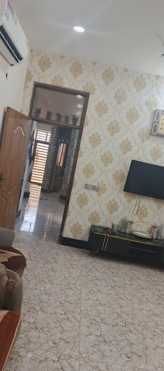 دار للبيع مساحه 157متر واجهه سبعه ونص اربعه نوم صاله وحولي وحمام عدد ثنين ومنور عدد ثنين وكراج يتسع لسياره وحديقه البعيثه السلطان الاول للاتصال ***********

