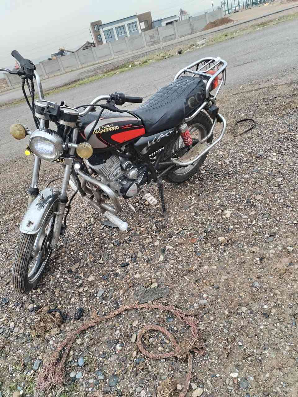 السلام عليكم ماطور ابو نمر للبيع وايرمنيه كلها تشتغل تواير جدد سلف شغال وضع شركه  محرك شرط ما مفتوح  سعر 325بي مجال للستفسار تصال علا رقم ***********مكاني بل كسك
