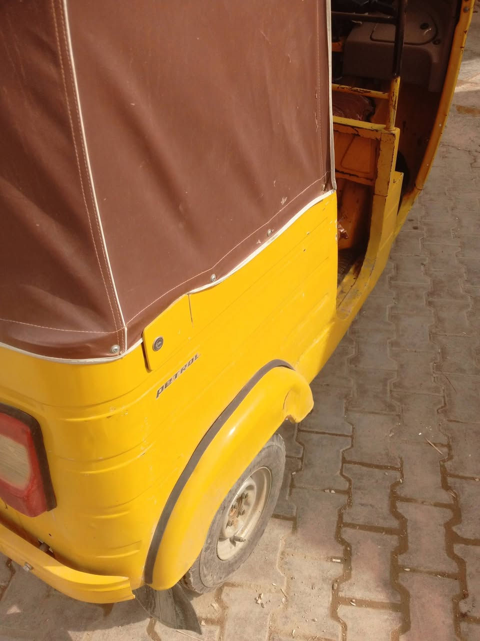 تكتك موديل 19 شهر 11 مصبوغه عام ضرب مال بل لغد مبينه كدام بل صوره  لا تنقيص ولا تبخير سعر 6250 وبيهه مجال قليل  مكان بغداد الشعله ***********
