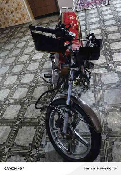 السلام وعليكم دراجه ايرانيه خمسه كير دراجه مديل 2019اوراقها ضايعها اتكفل سرقه ضفيره جديده ملف جديد عقل جديد ماكو شي بيها اذا مو جديد بس بيها خير تبخير قليل كلش السعر 350او بيها مجال مكاني بغداد حي اور ***********
