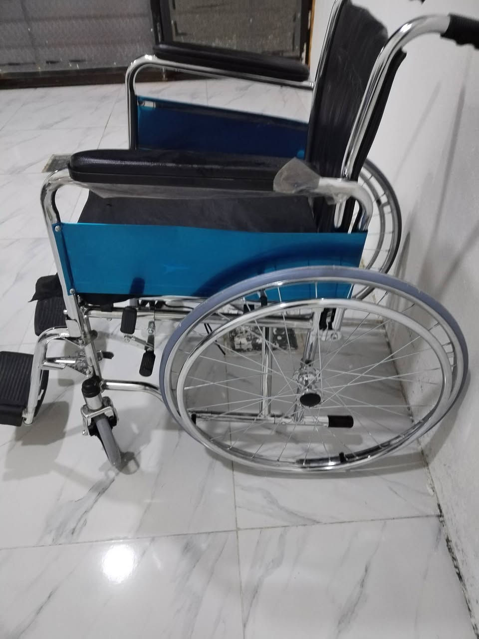 عربانه مال معوقين للبيع اسبوع مستخدم ***********
