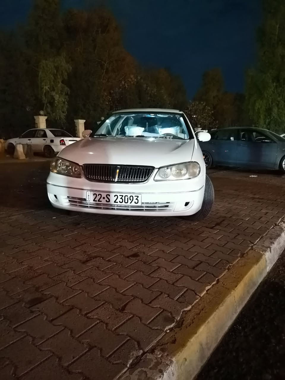 نيسان سةنى يابانى 2009 كير عادى تكسى بوة كرةوةتة خسوسى.. سيةرةكة زور خوين مةوتةوة سبوخيكى زور جوانى بو كراوة. ويل كةبى بيلادى. بشتو بيشى كةميكى هةية. دوو بنجة لاى دةبةى ئاوى كرتوة جيكاى باس نية. فعسو هةزةى نوية تا ٢٠٣١.. وتسئاب فيبةر لةسةر ئم رةقةمةية ***********
