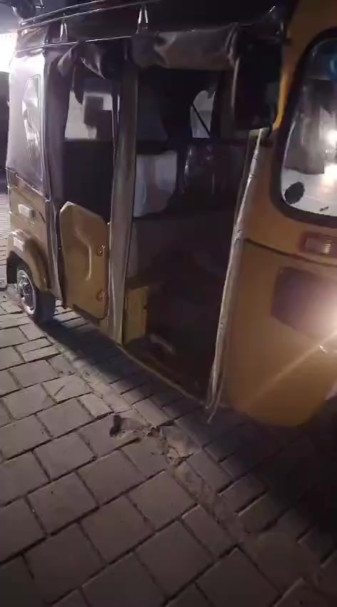 سلام عليكم تكتك ٢١ مسجله بل سنويه ٢٠  تكتك جاهزه ونضيفه  تخم تاير جديد لسيبايه مو وياها هاذ رقم الهاتف خاص ما متواجد مارد خاص ***********
سعرها ٧ ٦٠٠ وبيها مجال قليل
