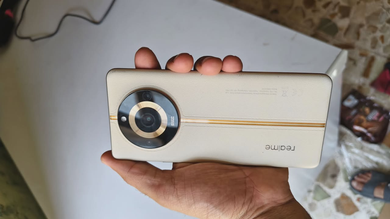 ريلمي 11 برو بلس نظيف و مكفول من كل شي 
ملحقات كاملة ذاكرة 512

اسفون 11 عادي ممصلح و لا مبدل بي شي نظيف كلش 
بطارية 78 بلادية ما يصرف شحن ابد و ذاكرة 128 
للبيع او مراوس بجهاز


**إذا كنت صاحب هذا الإعلان وتريد حذفه لأي سبب، رجاءا أرسل رسالة إلى الدعم الفني**