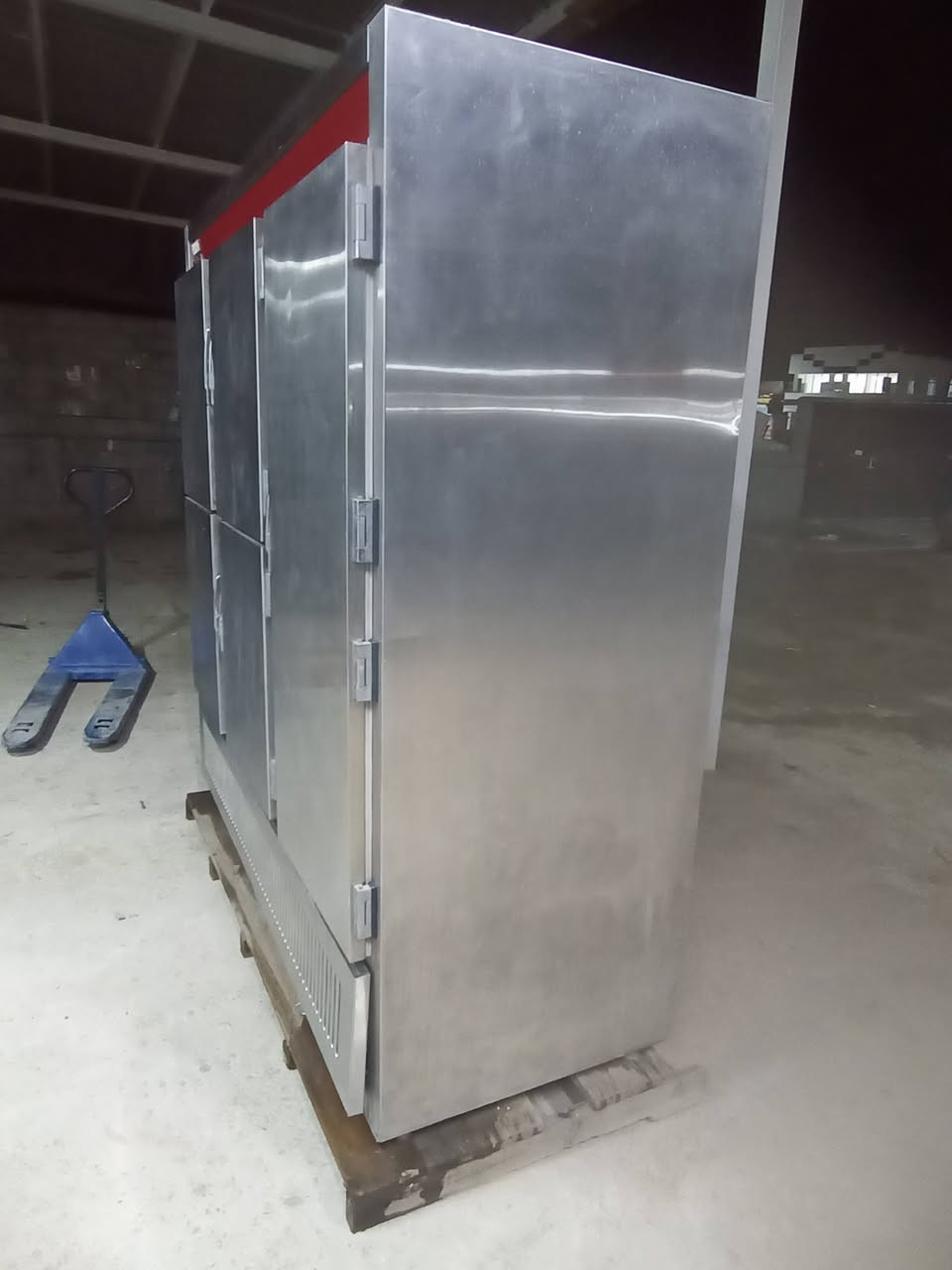 عارضه بريطانيه برون سل ستيل سحقه كناره وخزن جميع اللحوم والغيرها من المواد
السلام عليكم
من رخصة الادمن عارضه بريطانيه ماركة برون سحقه كناره
قياس ارتفاع مترين وعرض مترين سل ستيل خارج وداخل
العنوان بغداد جسر ديالى الكرغوليه خلف محطة الوقود شارع ماركة الهدي قرب ملعب تارتان
الاستفسار الاتصال *********** علمنا بيه وتساب
