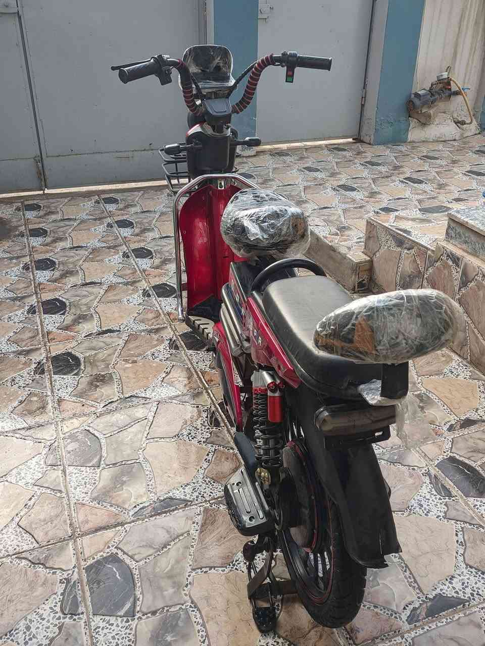 سلام عليكم
دراجه شحن 5 بطاريات 
4 نمر 
بلوتوث 
ملف 1000W
 البطاريات 60v 
400 الف وبي مجال 
مكاني موصل حي السماح


**إذا كنت صاحب هذا الإعلان وتريد حذفه لأي سبب، رجاءا أرسل رسالة إلى الدعم الفني**