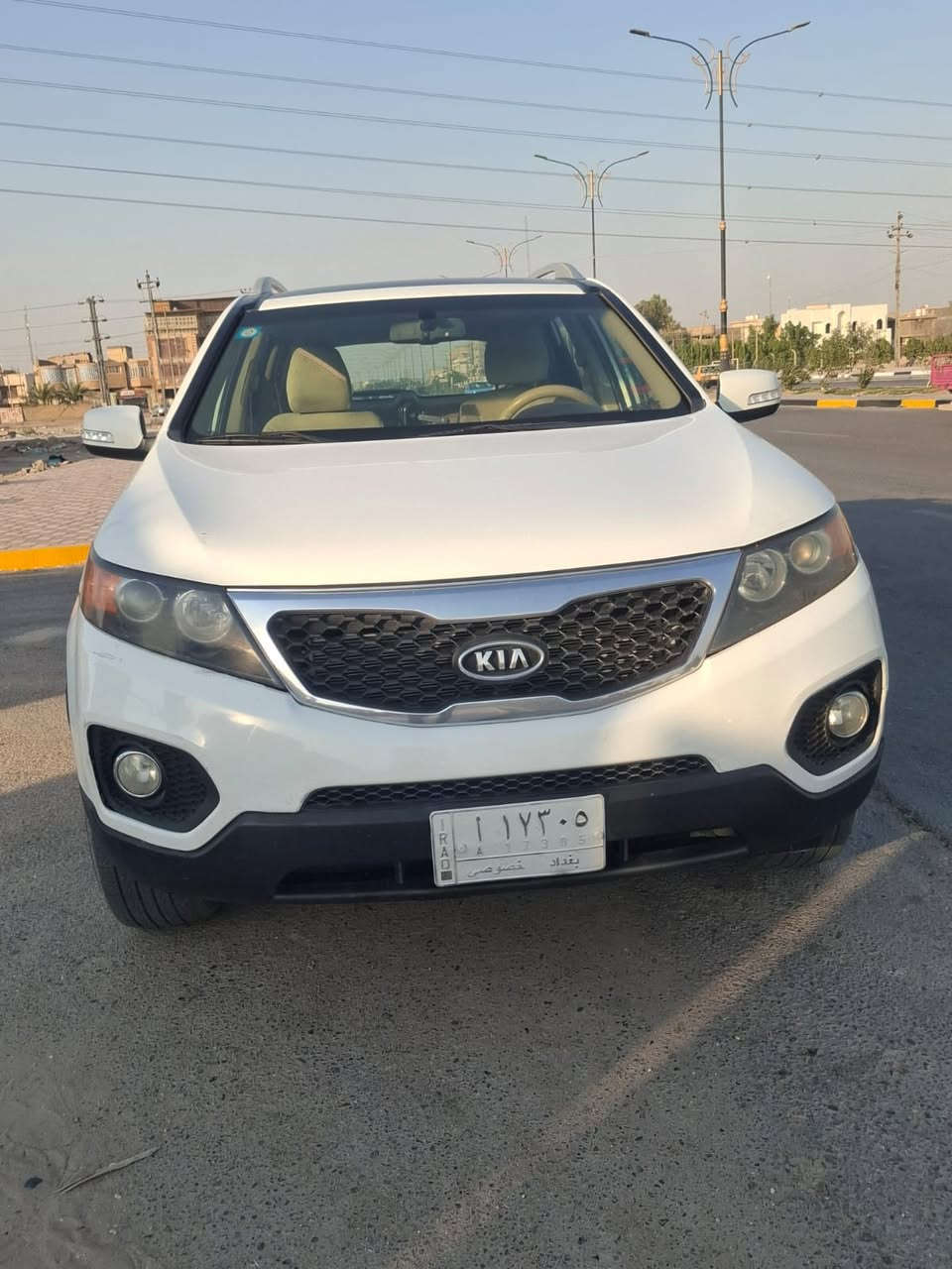 سورنتو ٢٠١٢
ستة سلندر 
سبعة راكب 
ثلاث قطع تبريد 
رقم بغداد بأسمي 
بانوراما 
مكفول من الصبغ بس بي مكانات بارد 
محرك ما مفتوح
***********
مكلف بالنشر 
غير متواجد على الفيس
