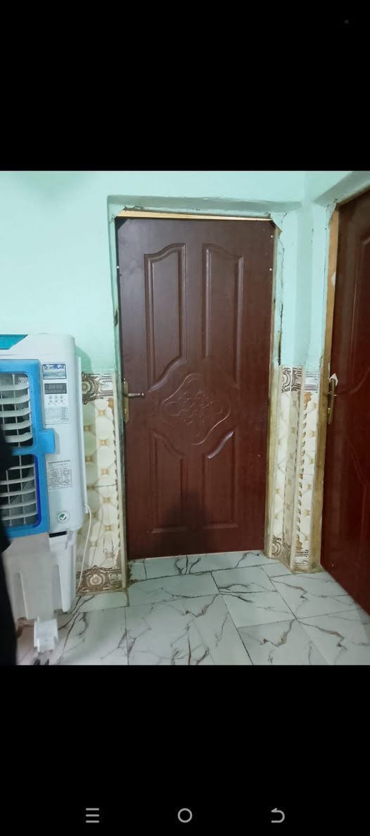 بيت البيع زراعي بي وصل. البيت يتكون من غرفتين وصاله وستقبال ومطبخ وصحيات وطارمه جبيره. البيت مساحه 120.  كافت الخدمات متواجده باهي المنطقه. ماصريه قريب بوابت حي صناعي فرع ثلاجات. قريب عليه. السعر 20 وبي مجال


**إذا كنت صاحب هذا الإعلان وتريد حذفه لأي سبب، رجاءا أرسل رسالة إلى الدعم الفني**