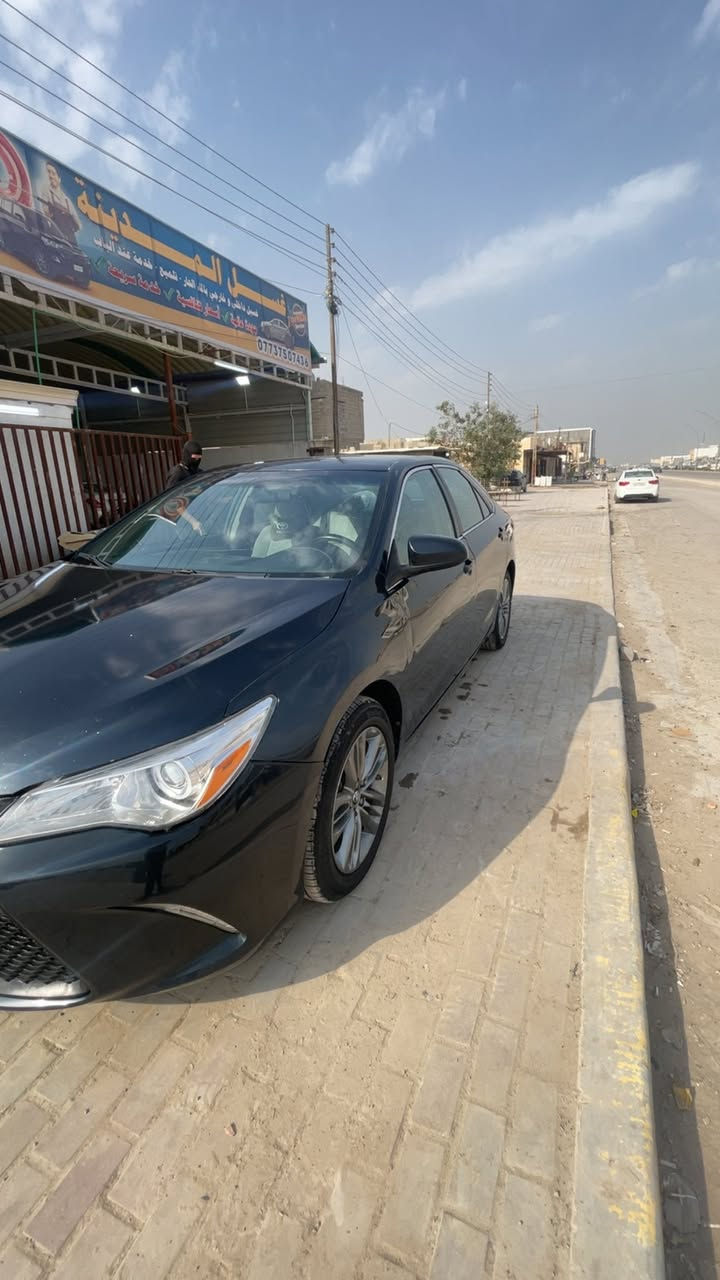 سلام عليكم  تويوتا كامري2017 وارد امريكي للبيع السيارة حلوة ومرتبة  وسيارة حادثها موجود بالسونار جاملغ امامي وبنيد ومانقصها ايشي تخم تاير جديد سيارة محرك. 4. سلندر 2500 تنفس طبيعي سيارة مواصفاتها مثبت سرعة شفتات بالستيرن بيها كيرها 6نمر شاشة وكامرا سيارة باسمي تحويل ثاني يوم مباشر والسنوية بعدها مساقطة السيارة مكاناها سامراء (السعر145) وبيها مجال (للستفسار والتواصل ***********)
