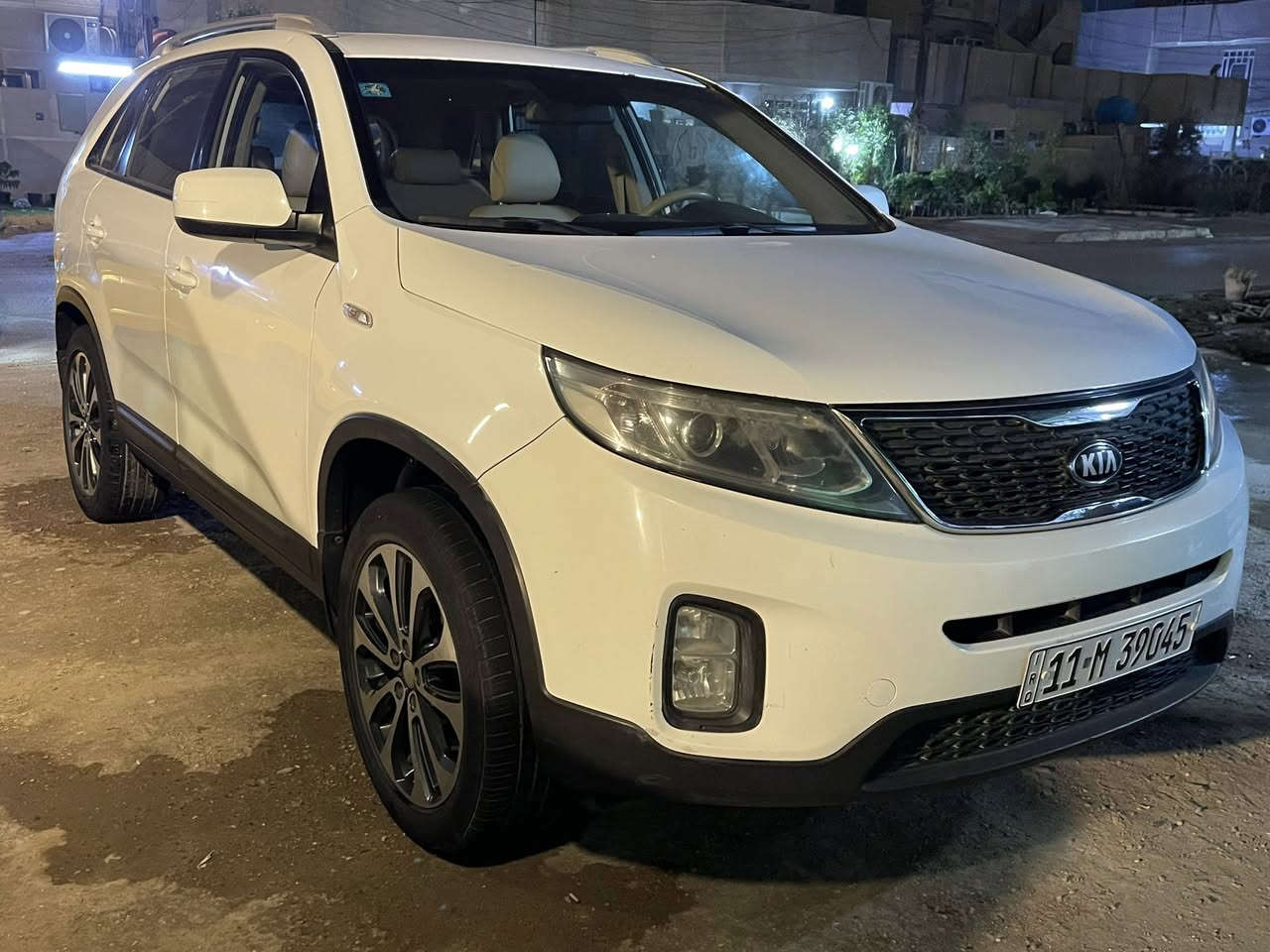 سورنتو خليجي2015
صبغ باب سايق فقط 
ماشيه 196حقيقي
مكينه كير تبريد كله مكفول 
تخم تاير صدر جديد 
170 وبيها مجال 
***********
