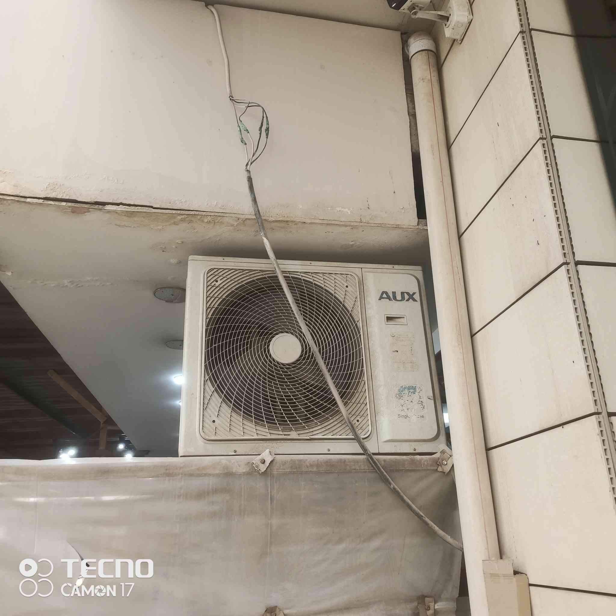 سلام عليكم 
سبلت 3طن اوكس 
سعر 850الف
حي معلمين هاتف ***********
