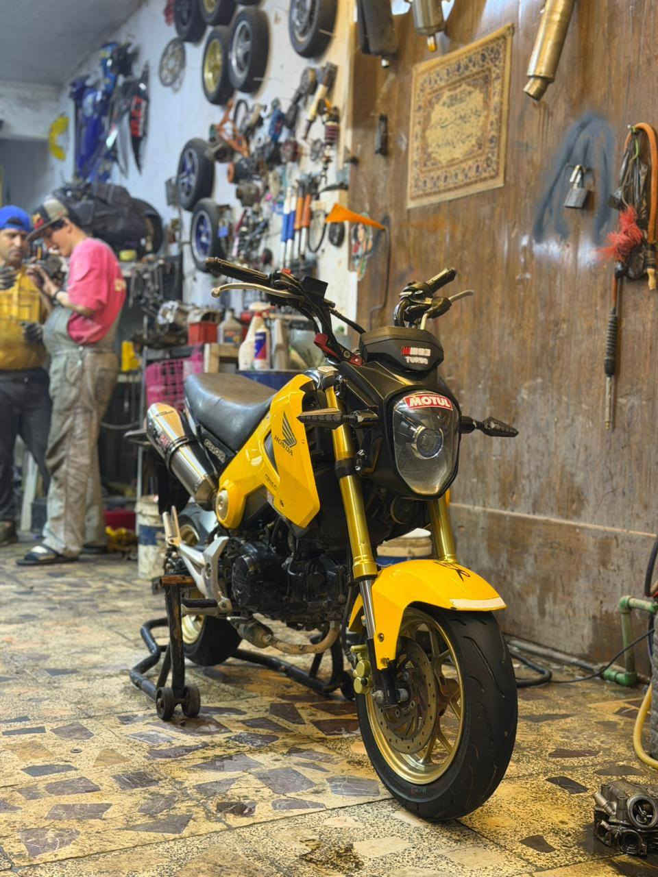 هوندة كروم للبيع 2018
دراجة بلادية ماشية 42الف
عليهة كزوز Yushmara✅

قطعة مميزة 

مكانهة ناصرية سعر خاص📍

للاستفسار (***********)☎️
