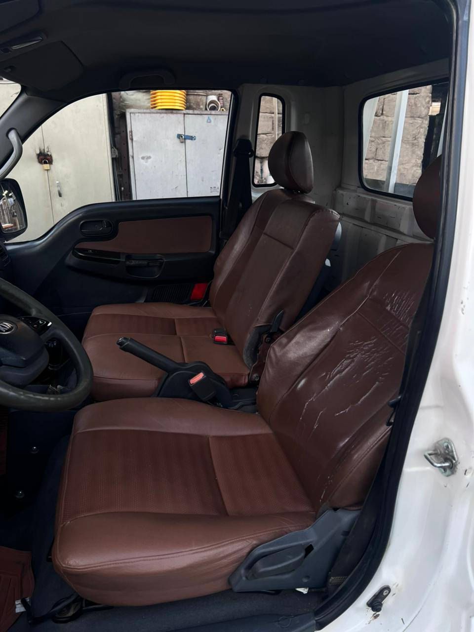 يا لله سلام عليكم
كيه بنكو حمل للبيع  موديل 2018 
سياره مال جناي جاهزه من كلشي ما بيهه نقص برغي شغل واطلع 
السياره مكينه او كير وشاصي مكفولات كفاله عامه تخم تاير 
كهربائيات السياره كلهه شغاله ماكو شي عاطل بيهه ضربه بل ربع الوره سايق ومصبوغ على كدهه 
سنويه جديد لل29 وهزه هم جديد يعني تحويل كبل بصمه وارقام الماني الجديد 
سعرهه 115 وبيه مجال حك الجيه 
للتواصل ***********
موجود وات ساب
